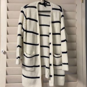 Cardigan White with black stripes